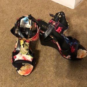 Guess floral wedges
